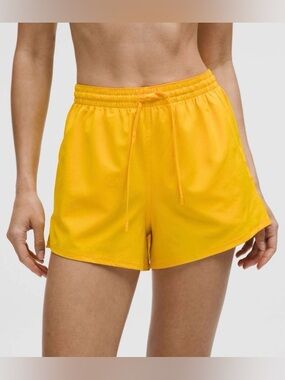 Lululemon SOLD OUT 💛Pace Rival High-Rise Short 3"
Maize Yellow
